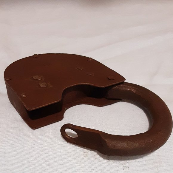 Large Metal Padlock/ Lock, Antique Finish Rustic w/ 2 Keys Really Works - Picture 3 of 7